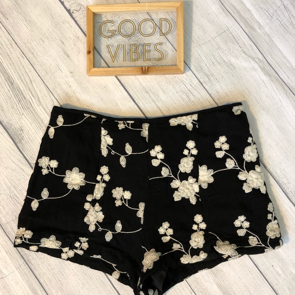 Embroidered Boho Festival Shorts Medium